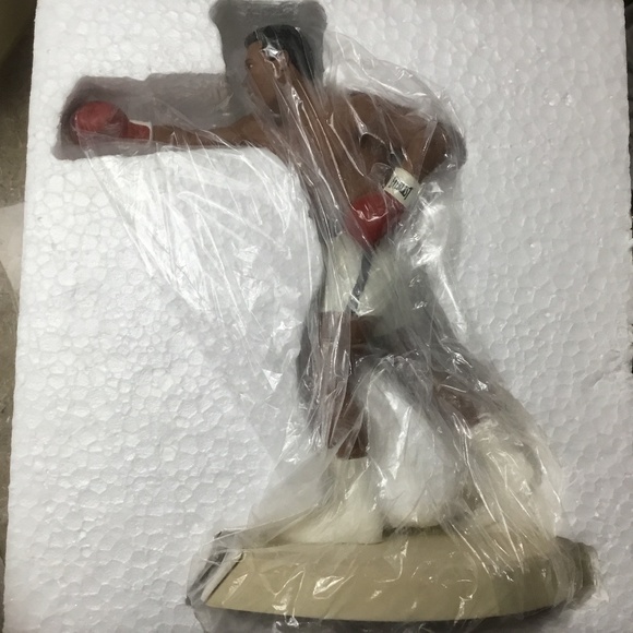 “THE GREATEST” Muhammad Ali Salvino Sports Legends Figurine #2,843 of 3,000. - Picture 7 of 16